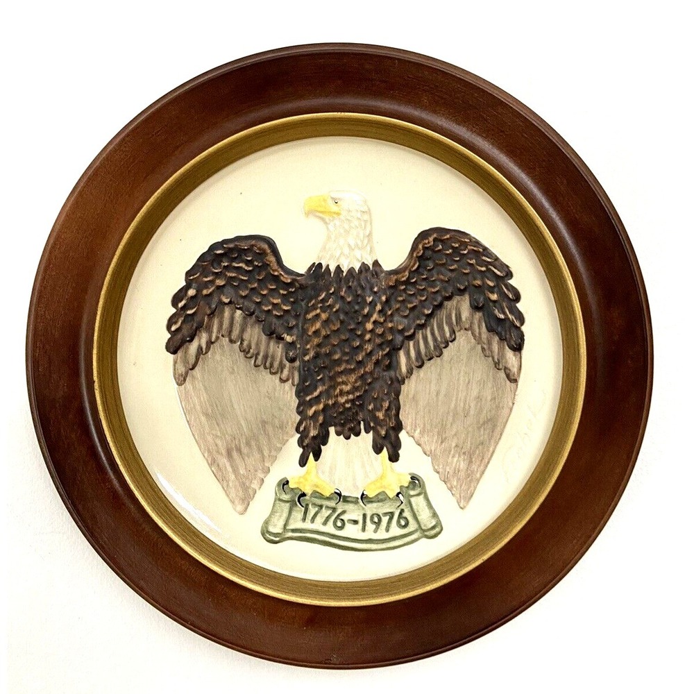 Goebel 1975 Bicentennial Bald Eagle Plate 1776-1976 Wood Frame Patriotic America